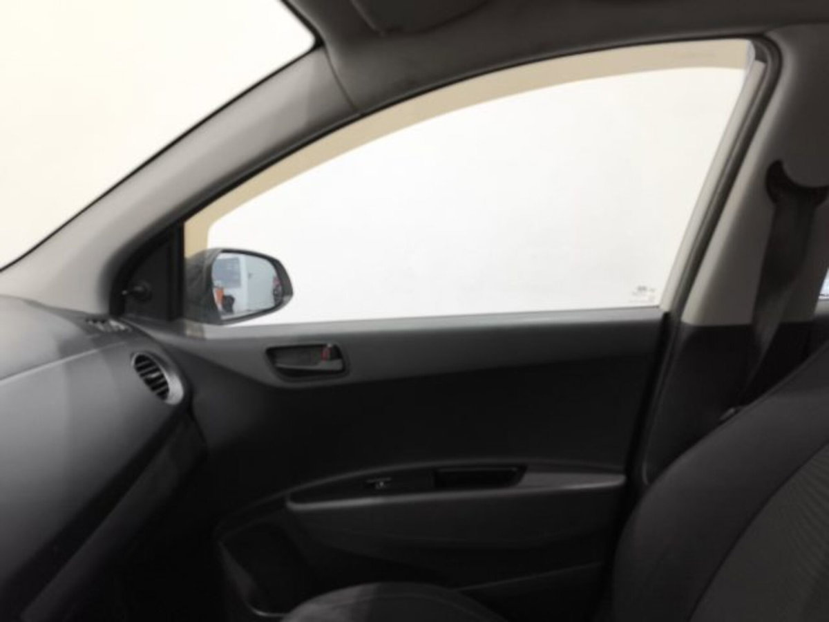 Hyundai i10 1.0 MPI Connectline (14)