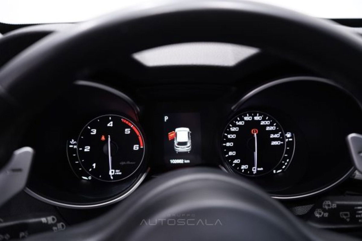 Alfa Romeo Stelvio Stelvio 2.2 Turbodiesel 180 CV AT8 RWD Super (15)