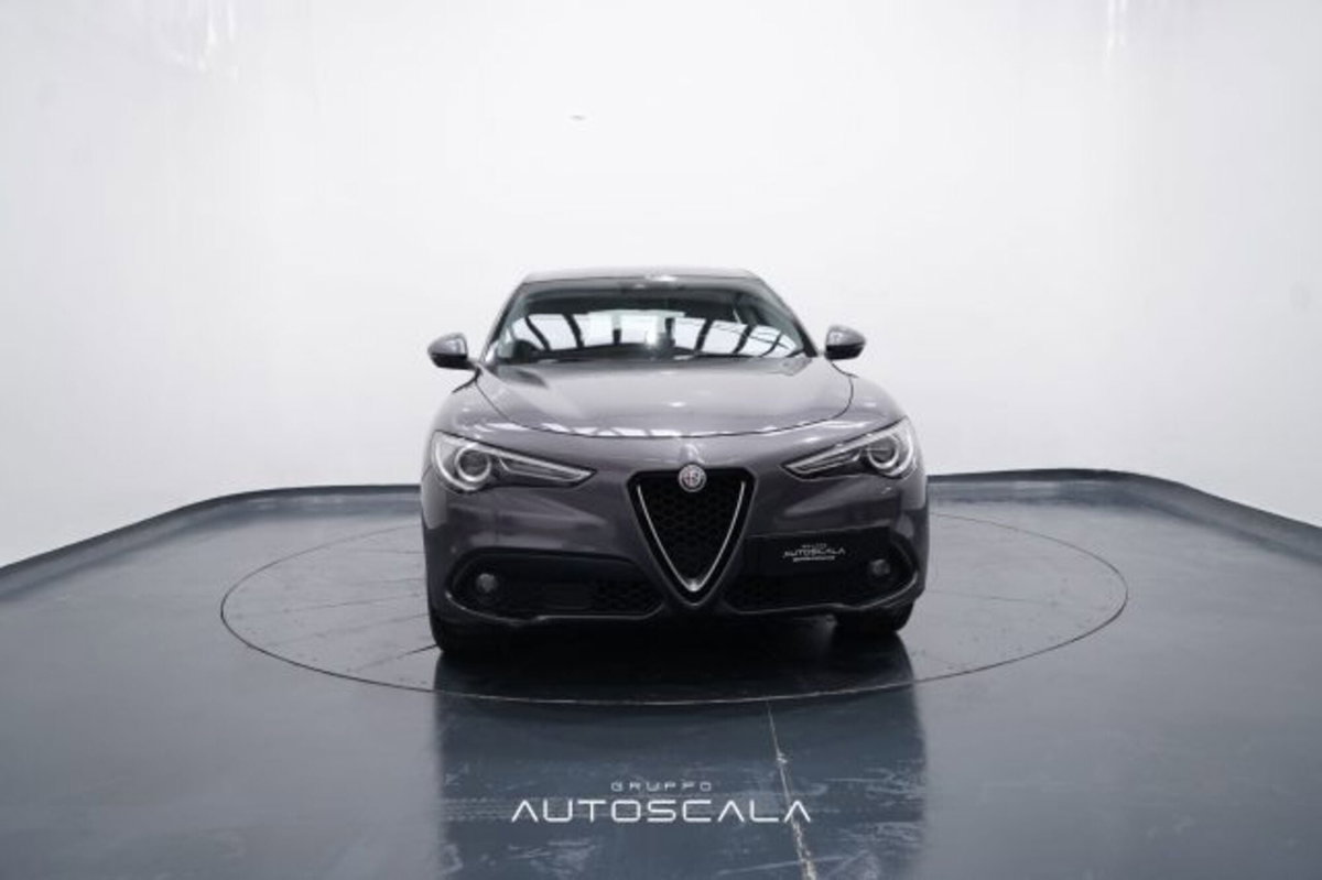 Alfa Romeo Stelvio Stelvio 2.2 Turbodiesel 180 CV AT8 RWD Super (2)