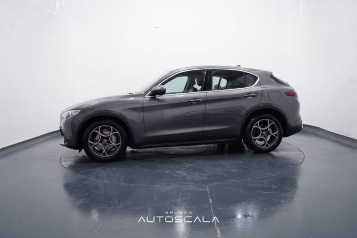 Alfa Romeo Stelvio Stelvio 2.2 Turbodiesel 180 CV AT8 RWD Super (3)
