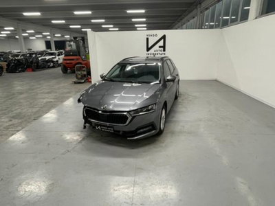 Skoda Octavia Station Wagon 2.0 TDI EVO SCR 150 CV DSG 4x4 Wagon Executive (3)