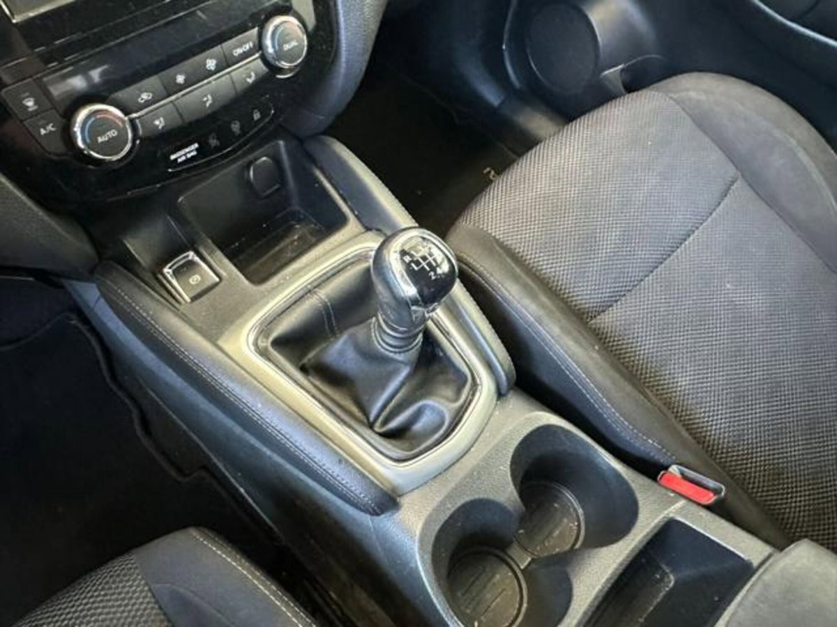 Nissan Qashqai 1.5 dCi N-Connecta (17)