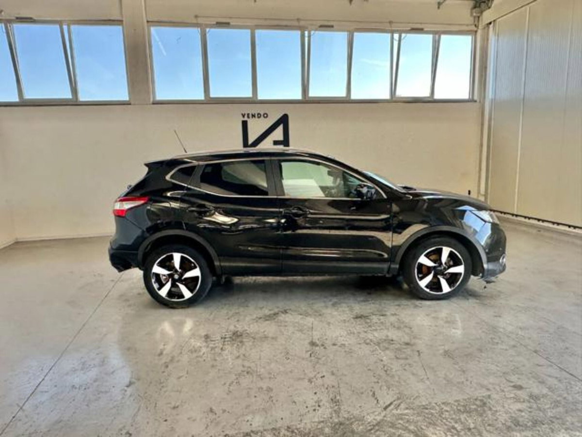 Nissan Qashqai 1.5 dCi N-Connecta (8)