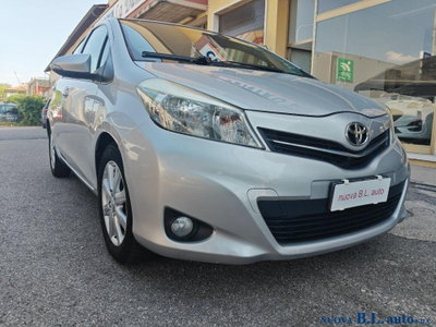 Toyota Yaris 1.D-4D 5 porte Active (5)
