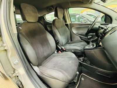 Lancia Ypsilon 0.9 TwinAir 85 CV 5 porte Metano Ecochic Elefantino (12)