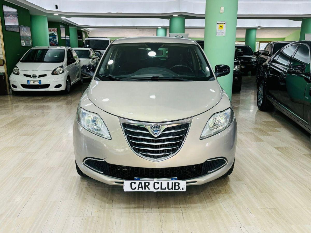 Lancia Ypsilon 0.9 TwinAir 85 CV 5 porte Metano Ecochic Elefantino (2)