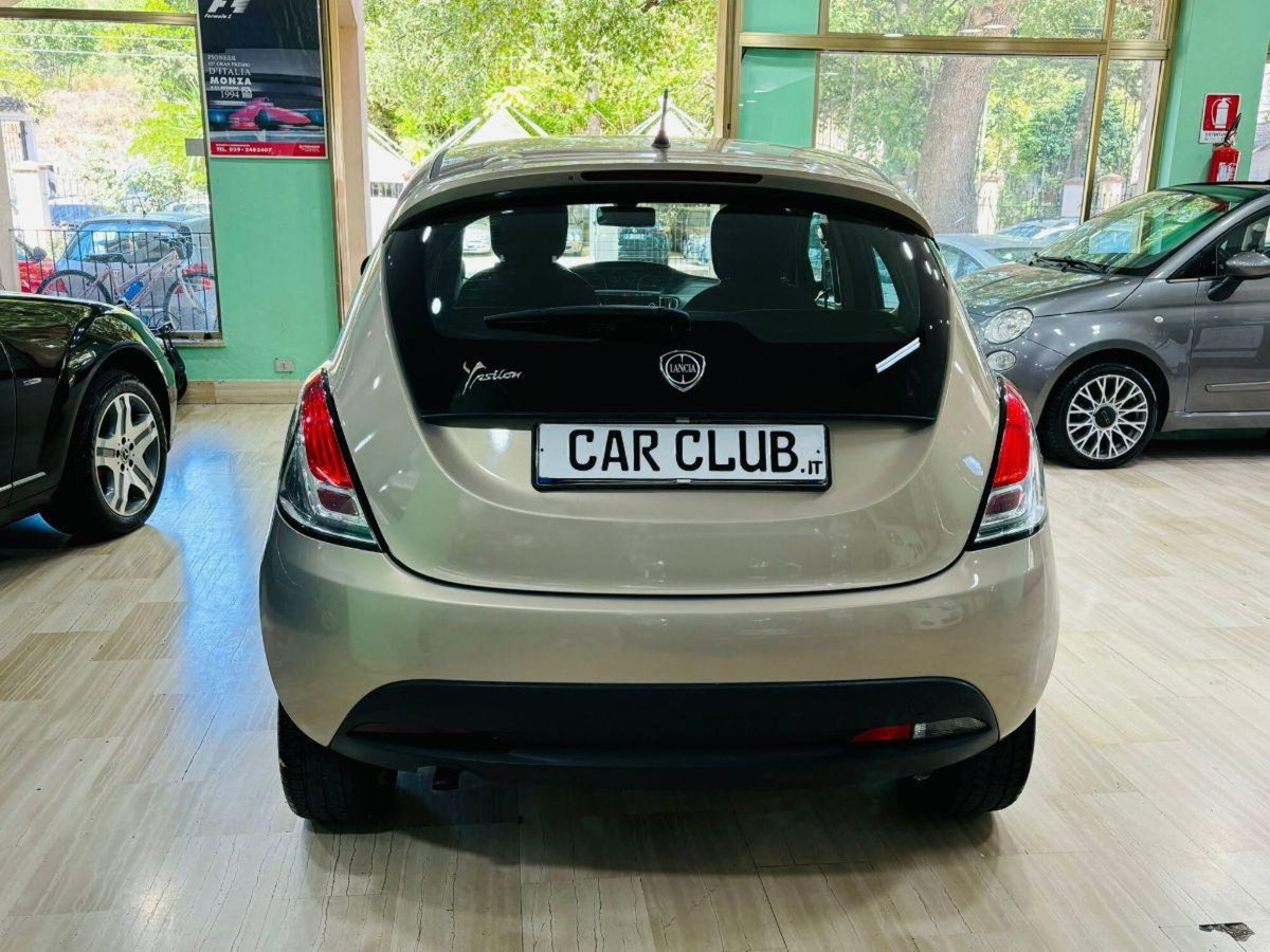Lancia Ypsilon 0.9 TwinAir 85 CV 5 porte Metano Ecochic Elefantino (5)