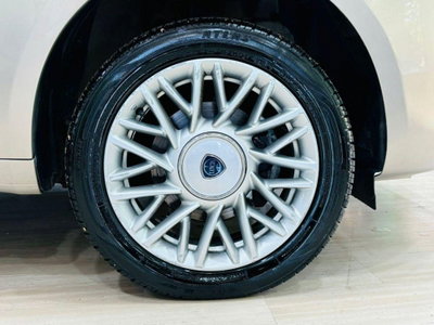 Lancia Ypsilon 0.9 TwinAir 85 CV 5 porte Metano Ecochic Elefantino (7)