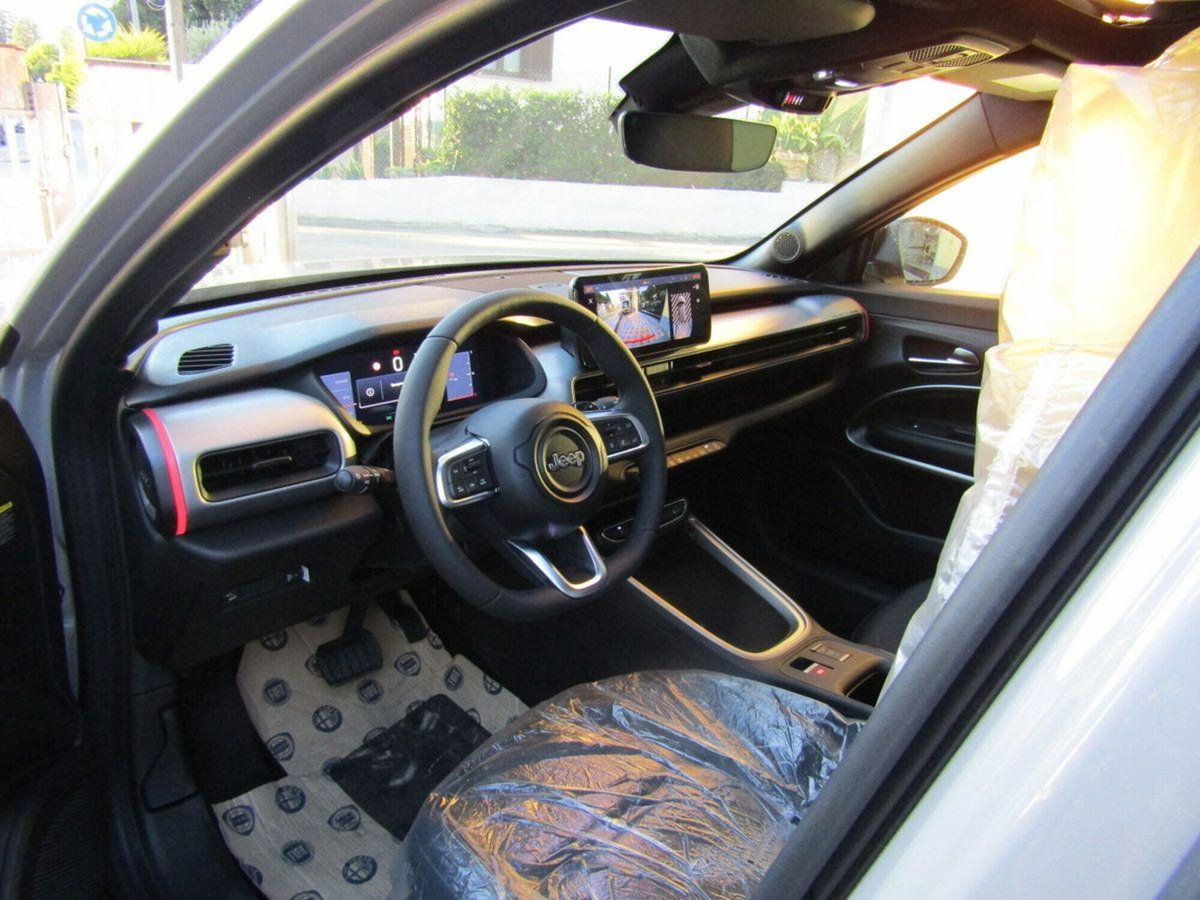 Jeep Avenger 1.2 turbo Summit fwd 100cv (5)
