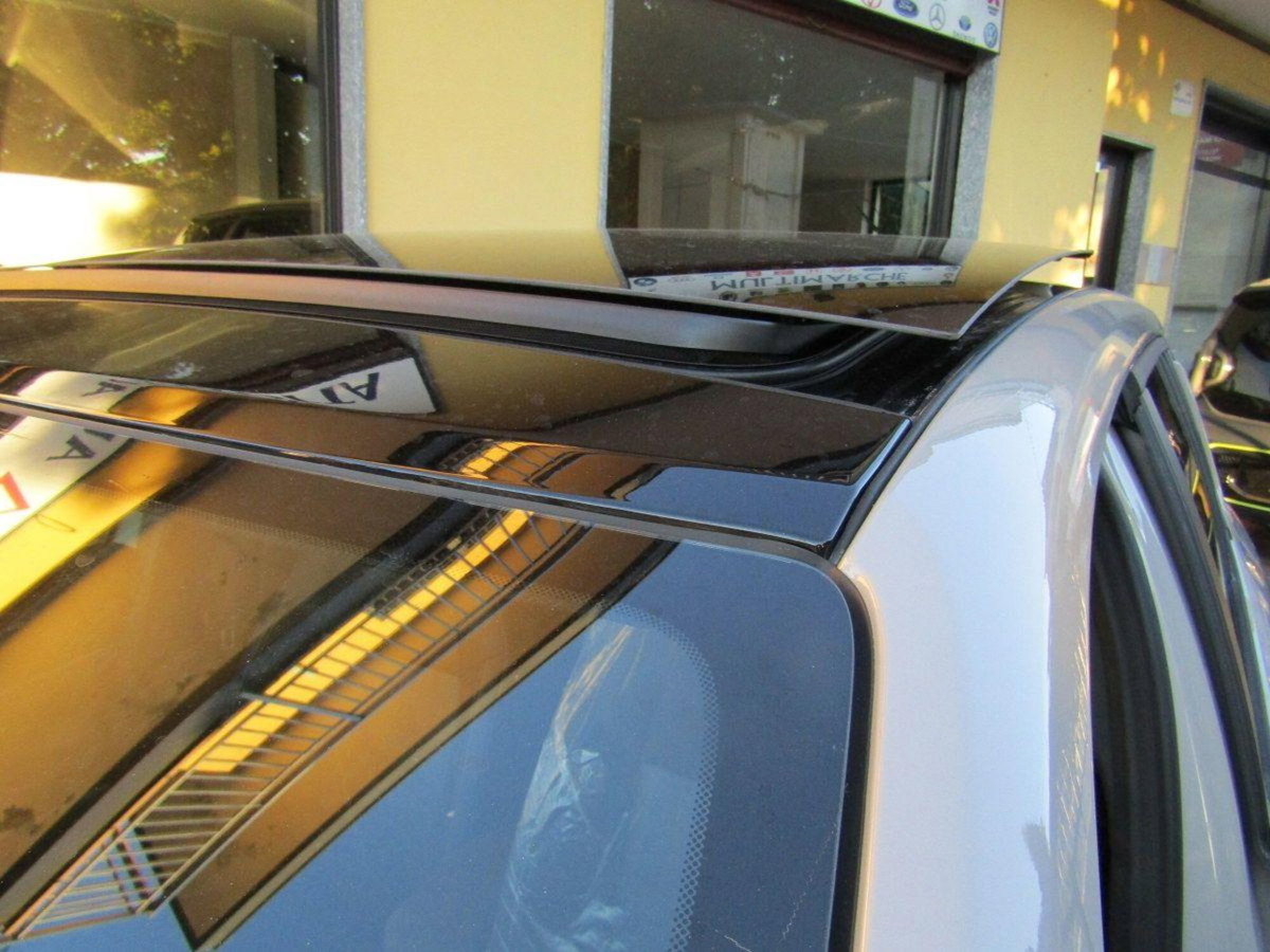 Jeep Avenger 1.2 turbo Summit fwd 100cv (7)