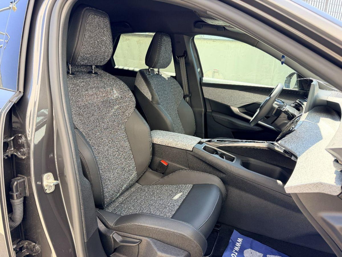 Peugeot 3008 1.2 hybrid Allure 145cv e-dcs6 (16)