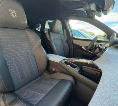 Peugeot 3008 1.2 hybrid GT Exclusive 145cv e-dcs6 (8)