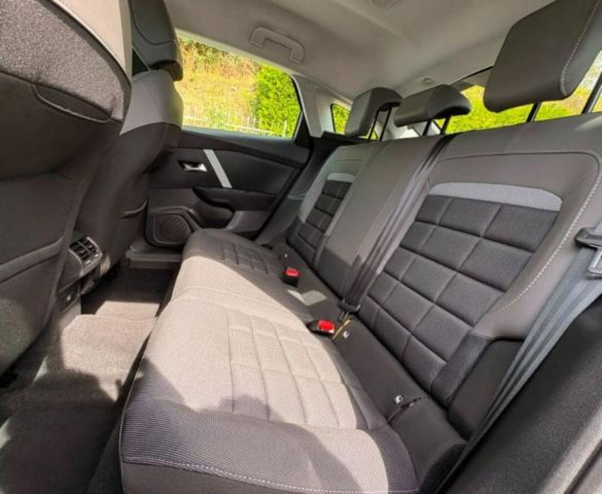 Citroen C4 1.2 hybrid Plus 145cv e-dcs6 (5)