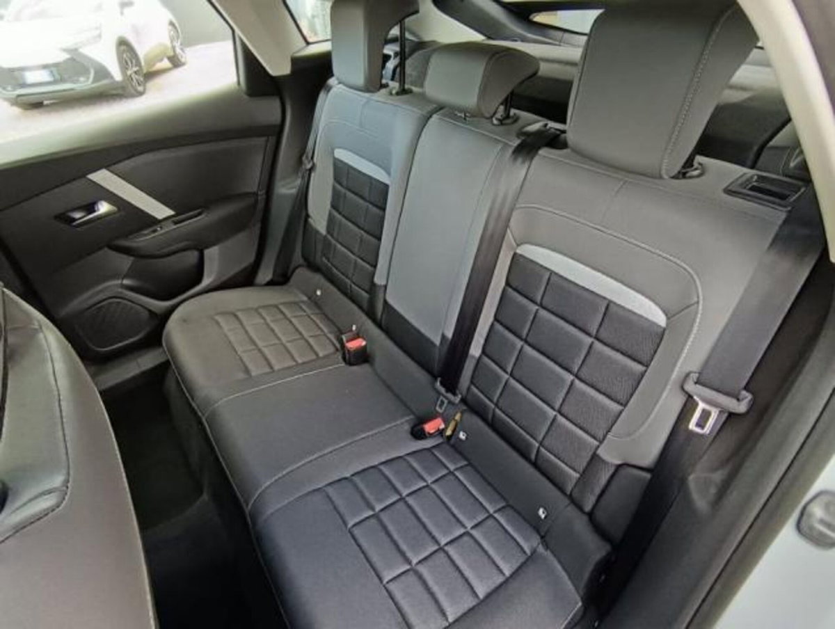 Citroen C4 1.2 hybrid Plus 145cv e-dcs6 (6)