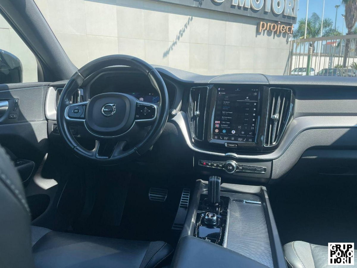 Volvo XC60 B4 (d) AWD Geartronic R-design N1 (9)