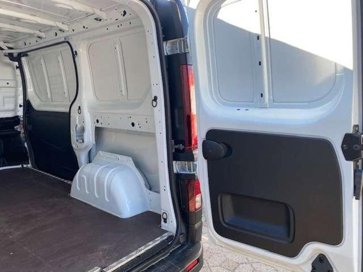 Renault Trafic Furgone van T29 2.0 blue dci 170cv L1H1 eag9 (8)