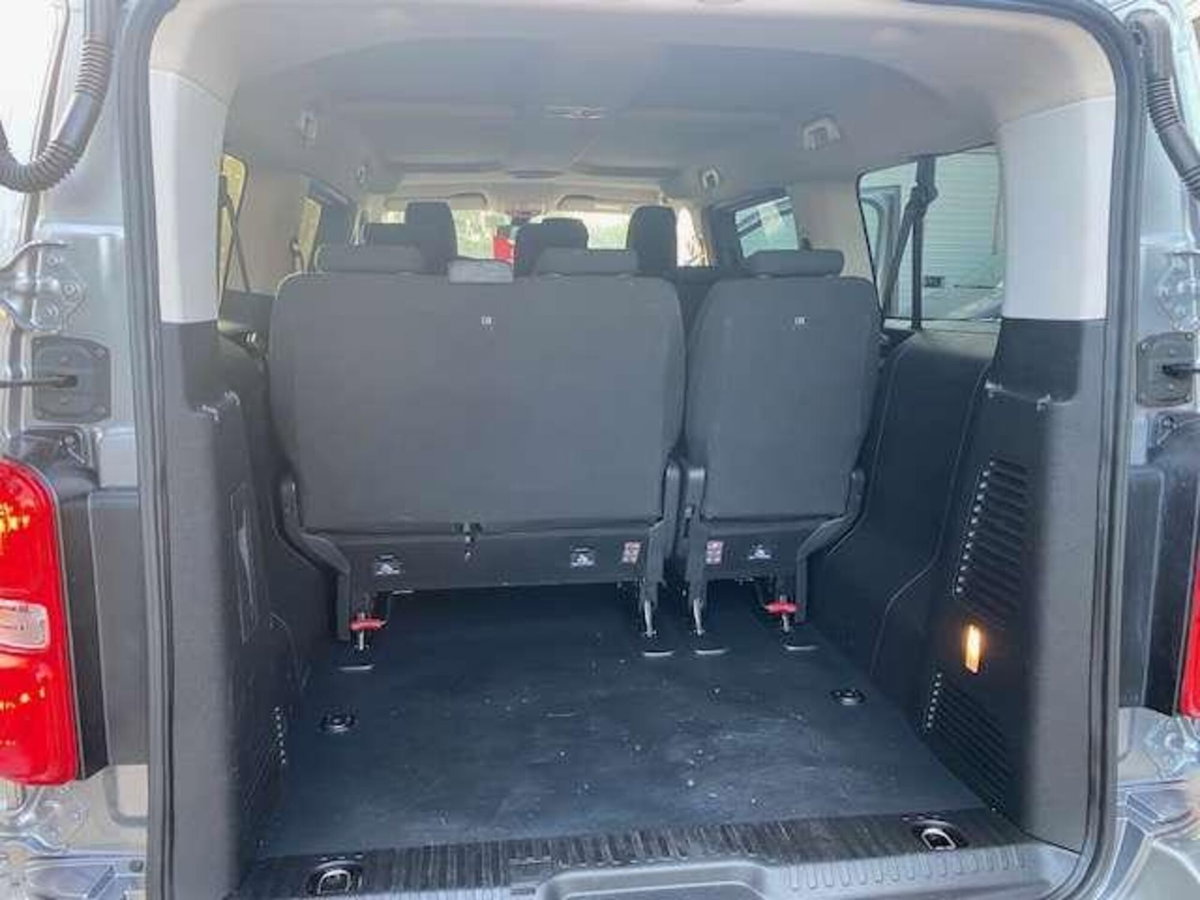 Peugeot Traveller BlueHDi 120 S&S EAT8 Long Business (11)