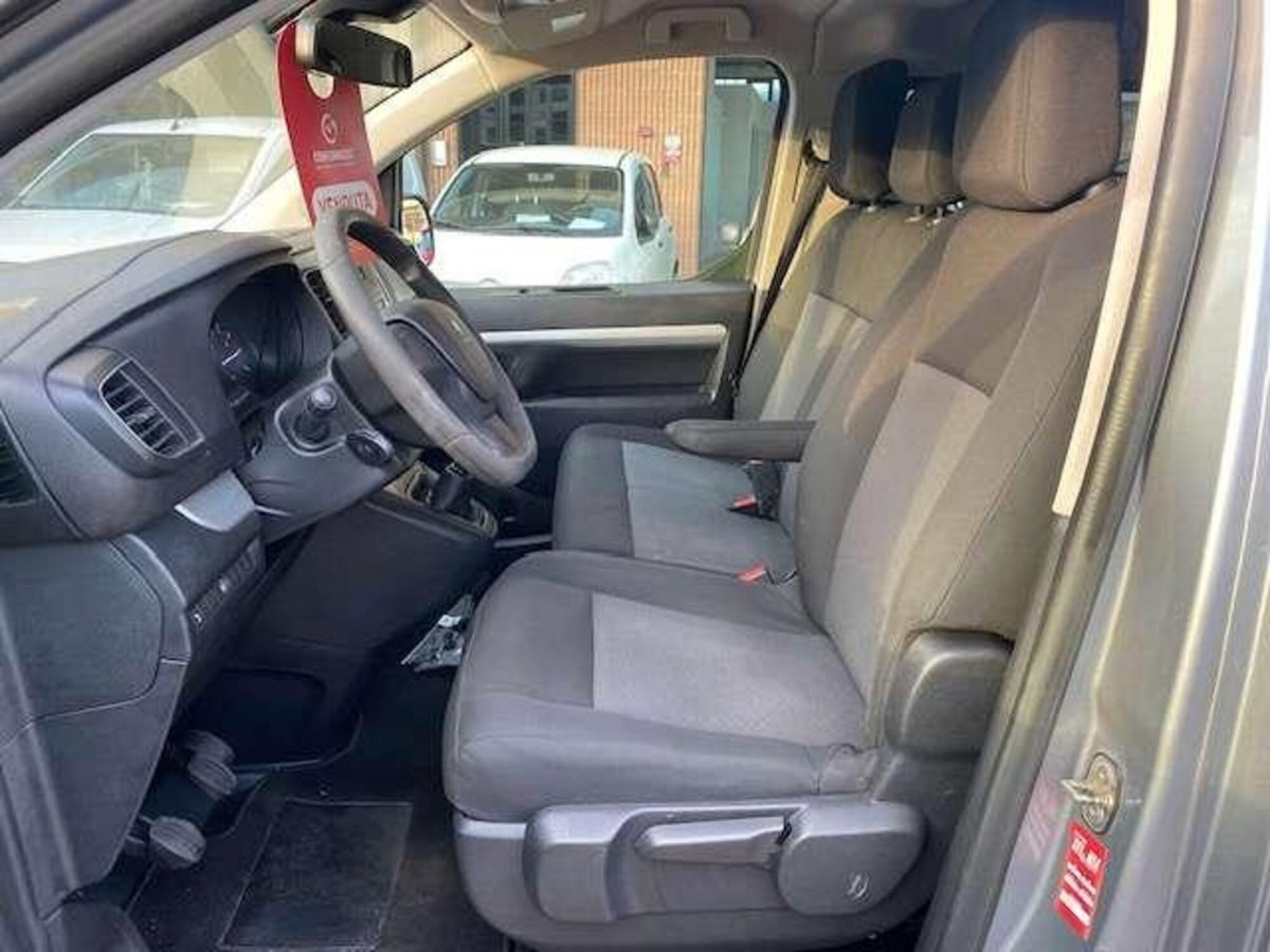 Peugeot Traveller BlueHDi 120 S&S EAT8 Long Business (13)