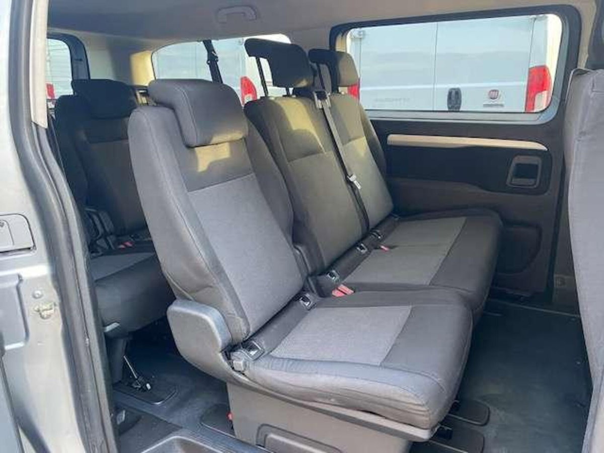 Peugeot Traveller BlueHDi 120 S&S EAT8 Long Business (15)