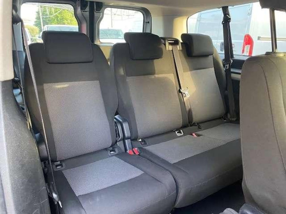 Peugeot Traveller BlueHDi 120 S&S EAT8 Long Business (16)
