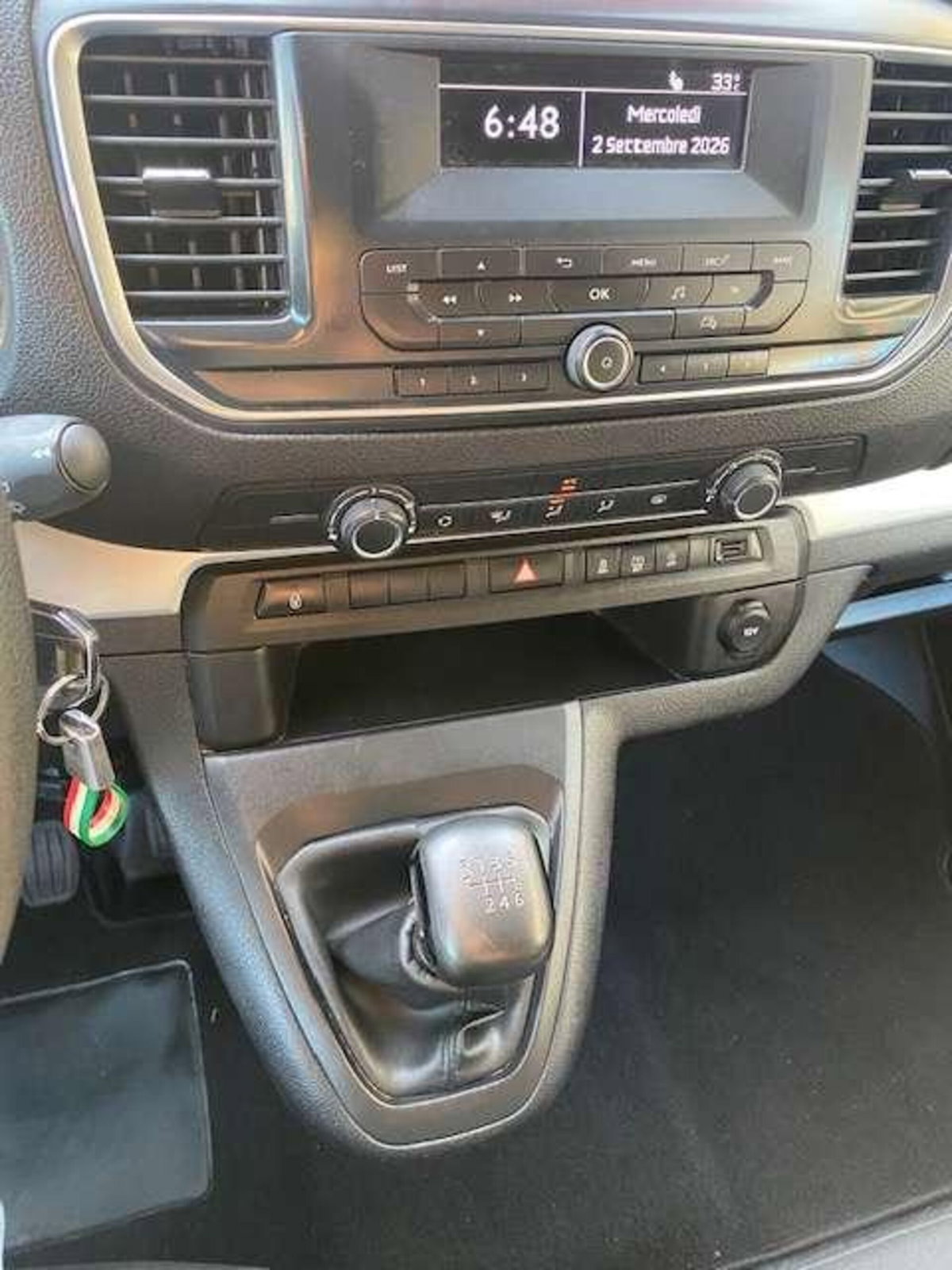 Peugeot Traveller BlueHDi 120 S&S EAT8 Long Business (20)