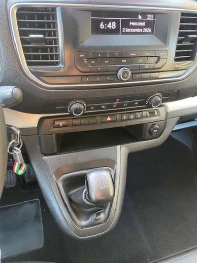 Peugeot Traveller BlueHDi 120 S&S EAT8 Long Business (20)