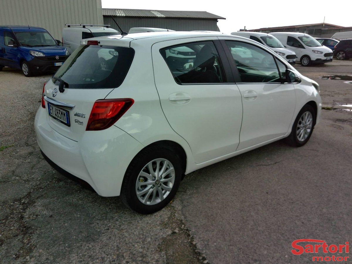 Toyota Yaris 1.D-4D 5 porte (3)