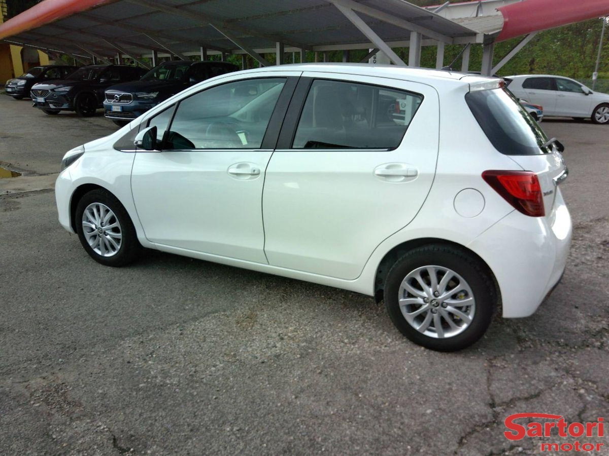 Toyota Yaris 1.D-4D 5 porte (4)
