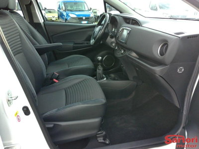 Toyota Yaris 1.D-4D 5 porte (7)
