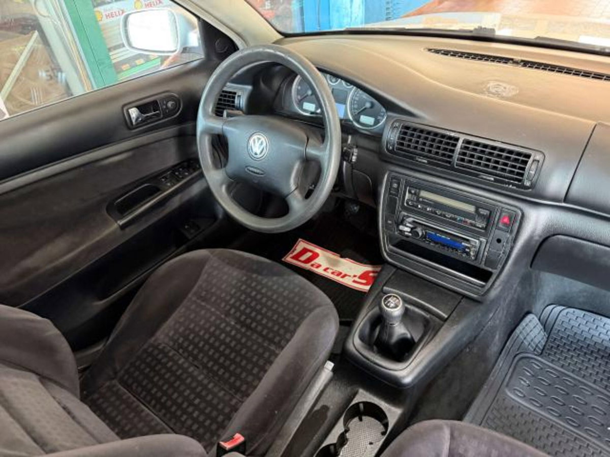 Volkswagen Passat Variant 1.9 TDI/130CV cat 4m. T.line (15)