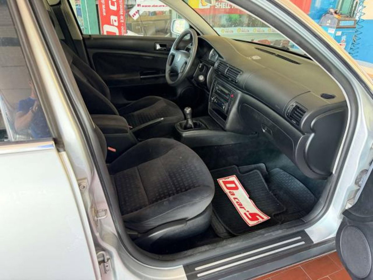 Volkswagen Passat Variant 1.9 TDI/130CV cat 4m. T.line (9)
