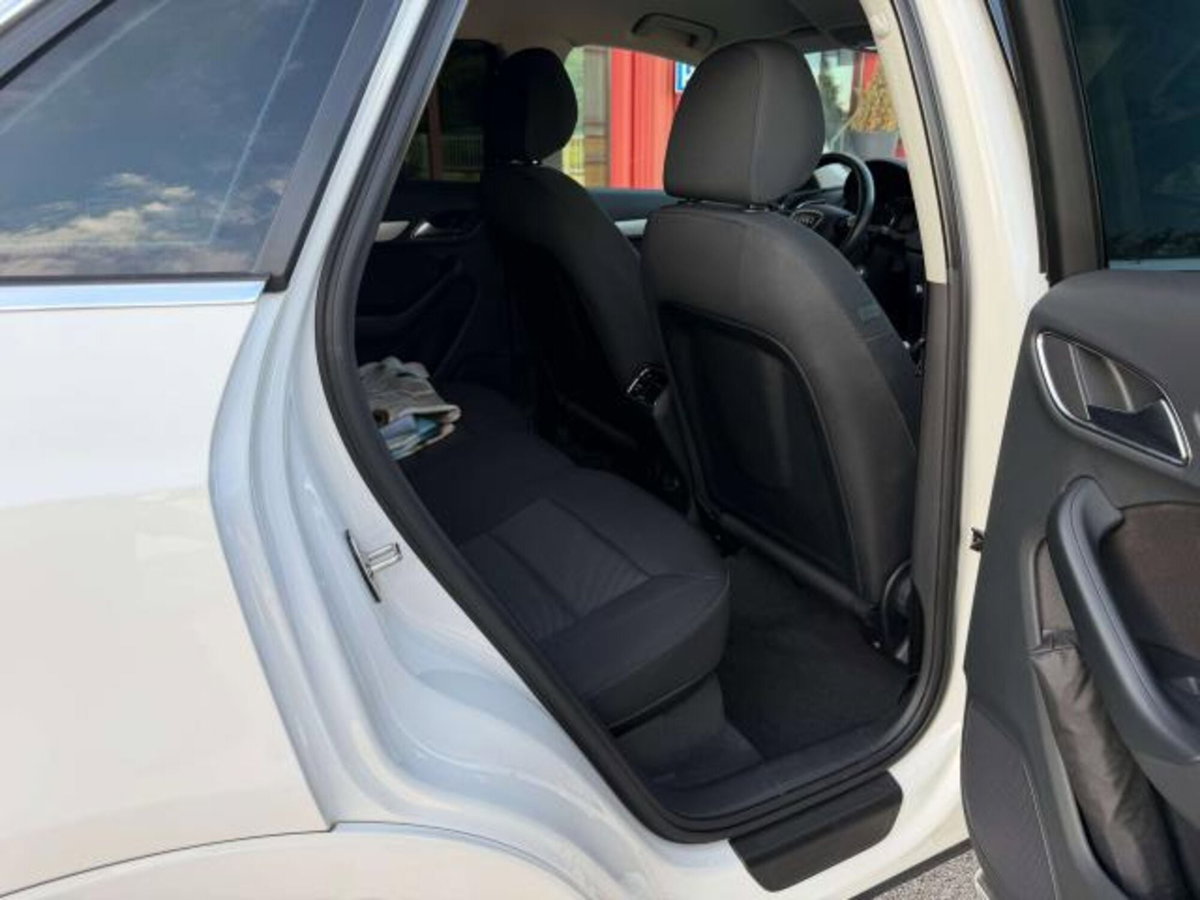 Audi Q3 2.0 TDI 150 CV quattro (10)