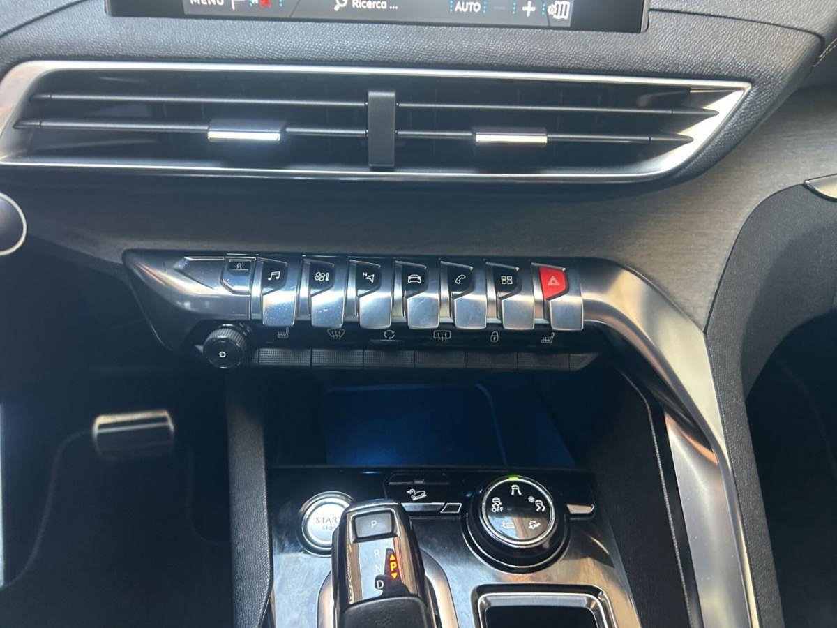 Peugeot 3008 BlueHDi 180 S&S EAT6 GT (18)