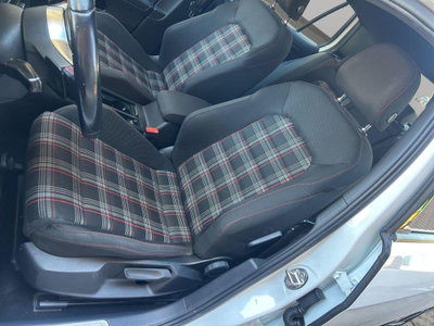 Volkswagen Golf GTI Performance 2.0 245 CV TSI DSG 5p. BMT (13)
