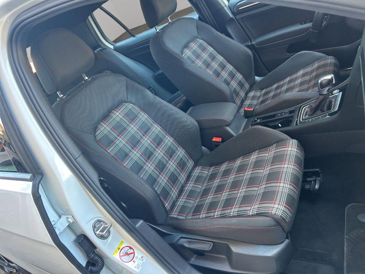 Volkswagen Golf GTI Performance 2.0 245 CV TSI DSG 5p. BMT (20)