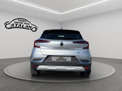 Renault Captur Plug-in Hybrid E-Tech 160 CV Techno (4)