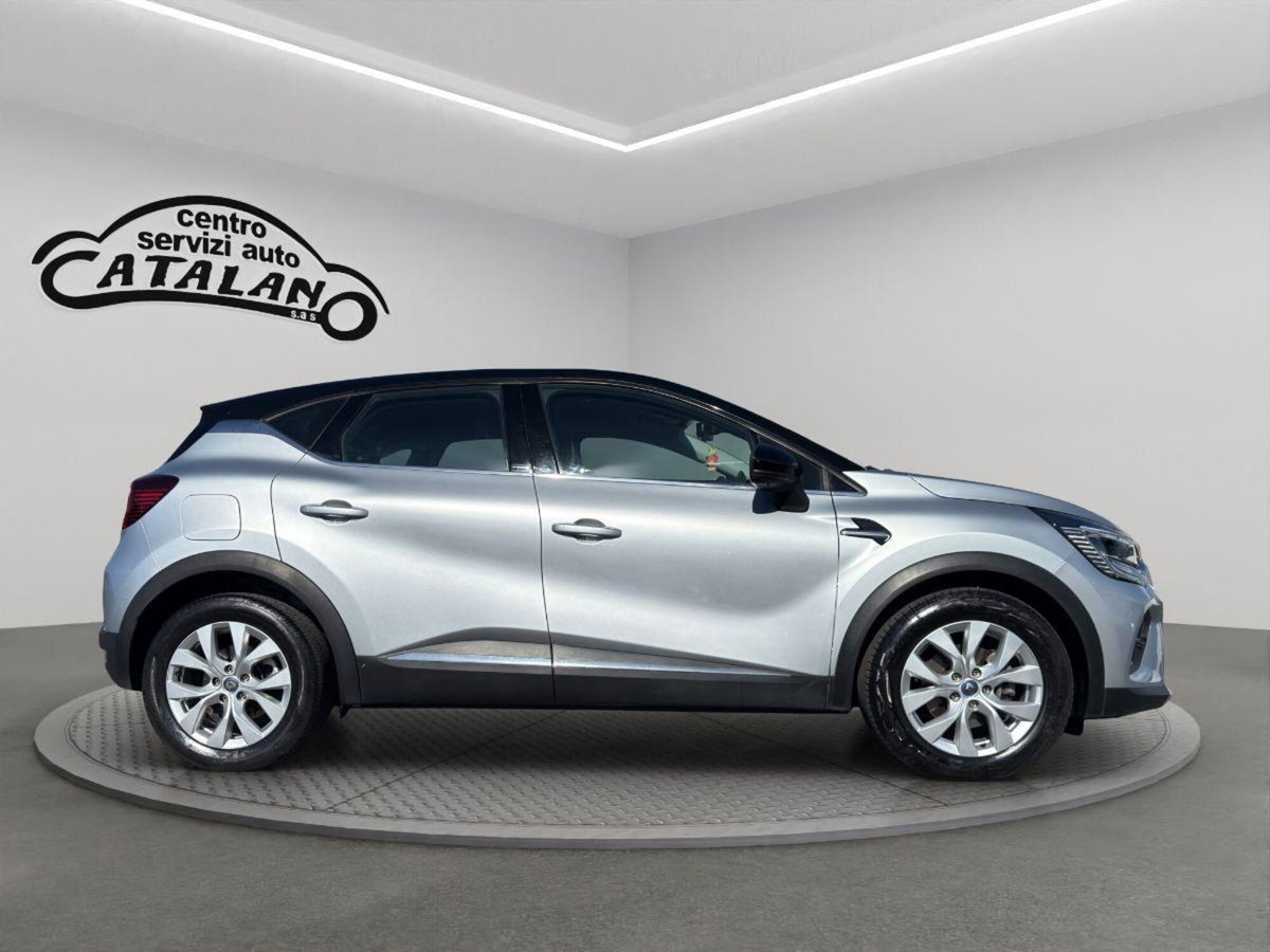 Renault Captur Plug-in Hybrid E-Tech 160 CV Techno (6)