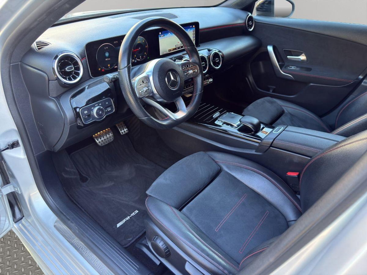 Mercedes-Benz Classe A Sedan 180 d Automatic 4p. Premium (11)