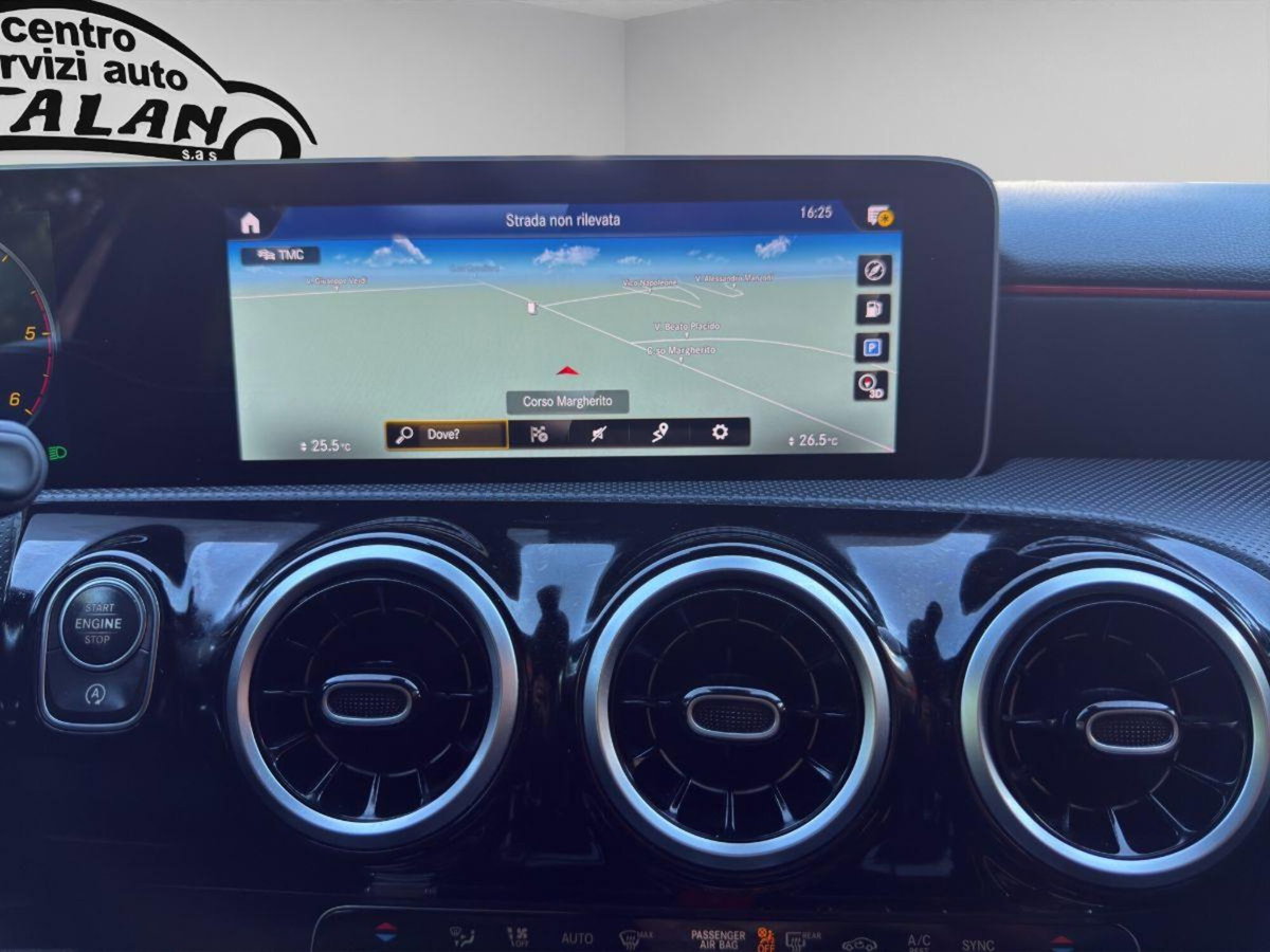 Mercedes-Benz Classe A Sedan 180 d Automatic 4p. Premium (16)