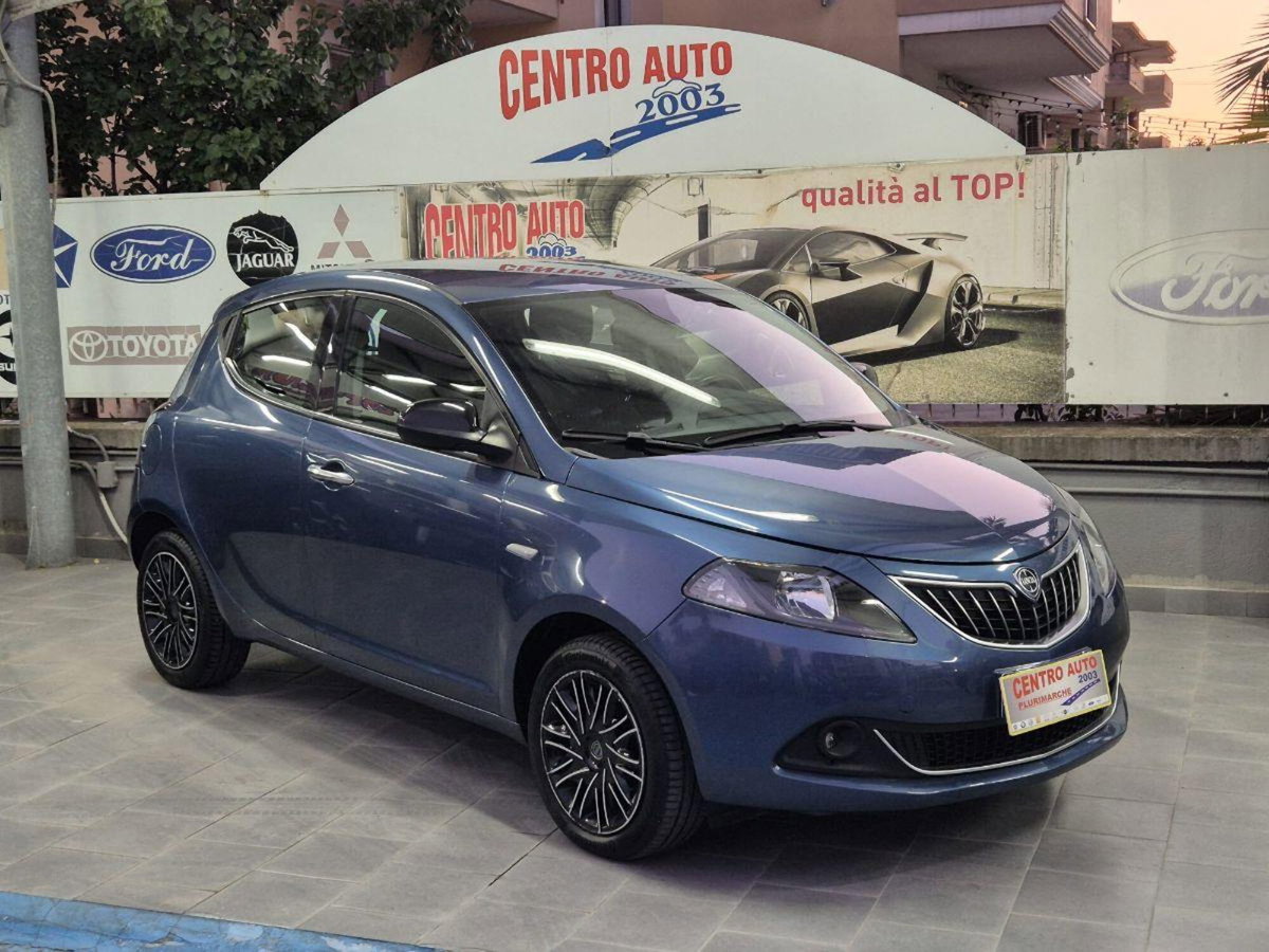 Lancia Ypsilon 1.0 FireFly 5 porte S&S Hybrid Gold Plus