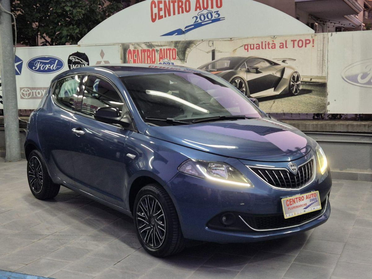 Lancia Ypsilon 1.0 FireFly 5 porte S&S Hybrid Gold Plus (12)