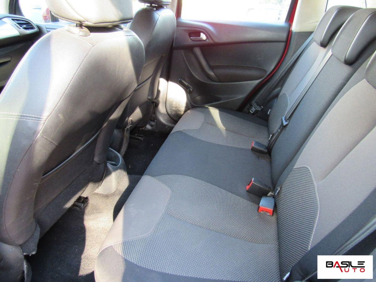 Citroen C3 1.4 HDi 70CV Exclusive (11)