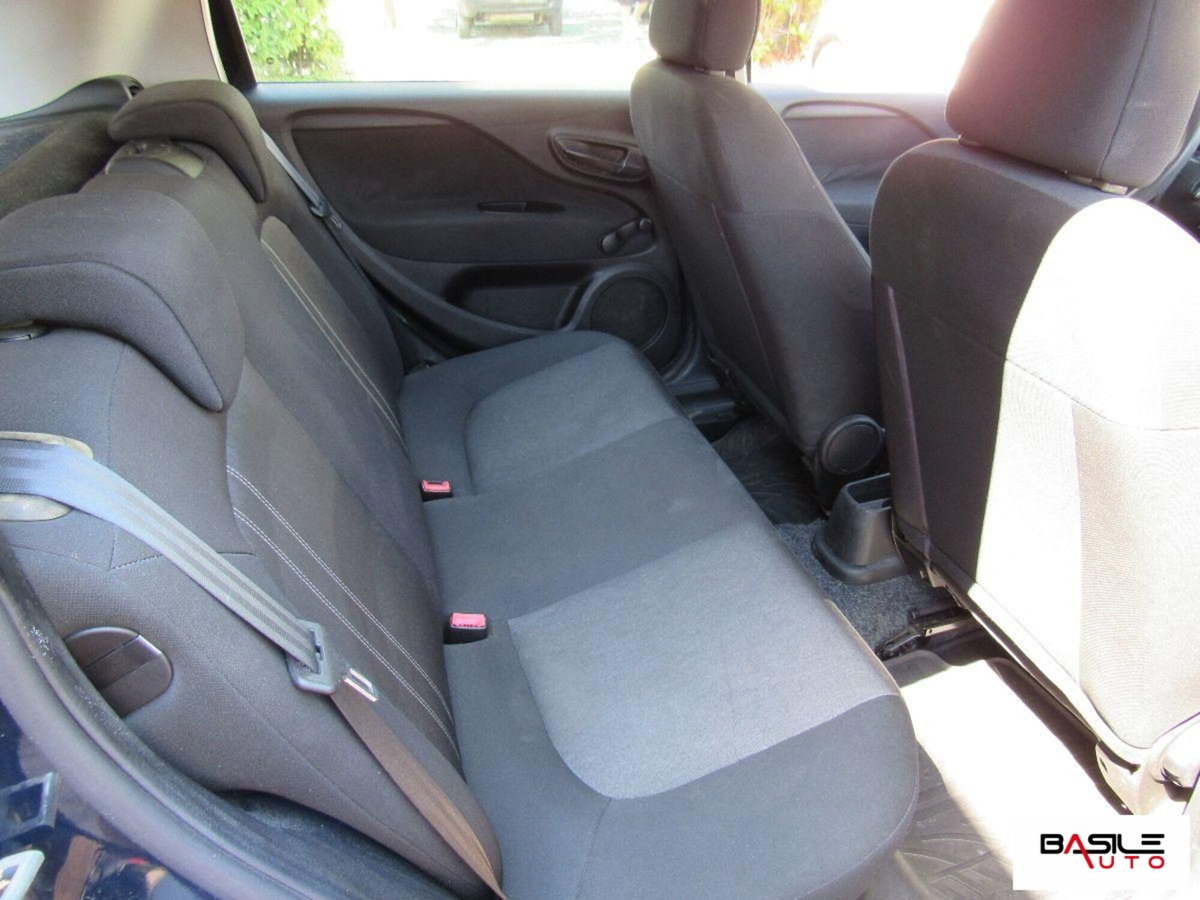 Fiat Punto 1.3 MJT II 75 CV 5 porte Street (10)