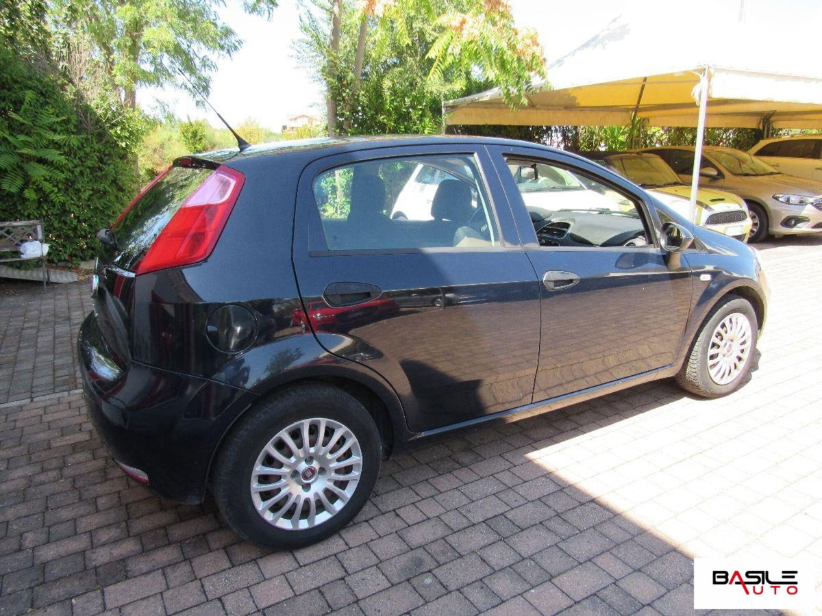 Fiat Punto 1.3 MJT II 75 CV 5 porte Street (5)
