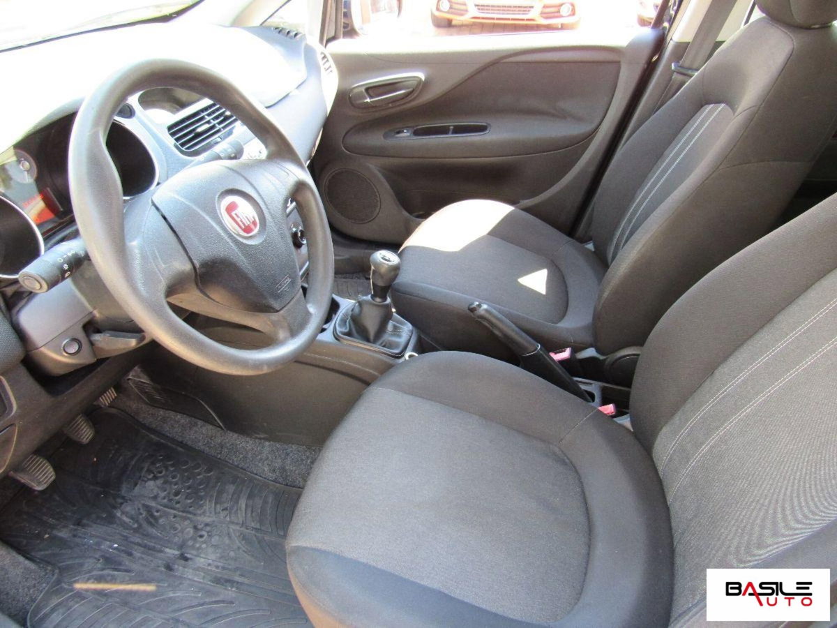 Fiat Punto 1.3 MJT II 75 CV 5 porte Street (7)