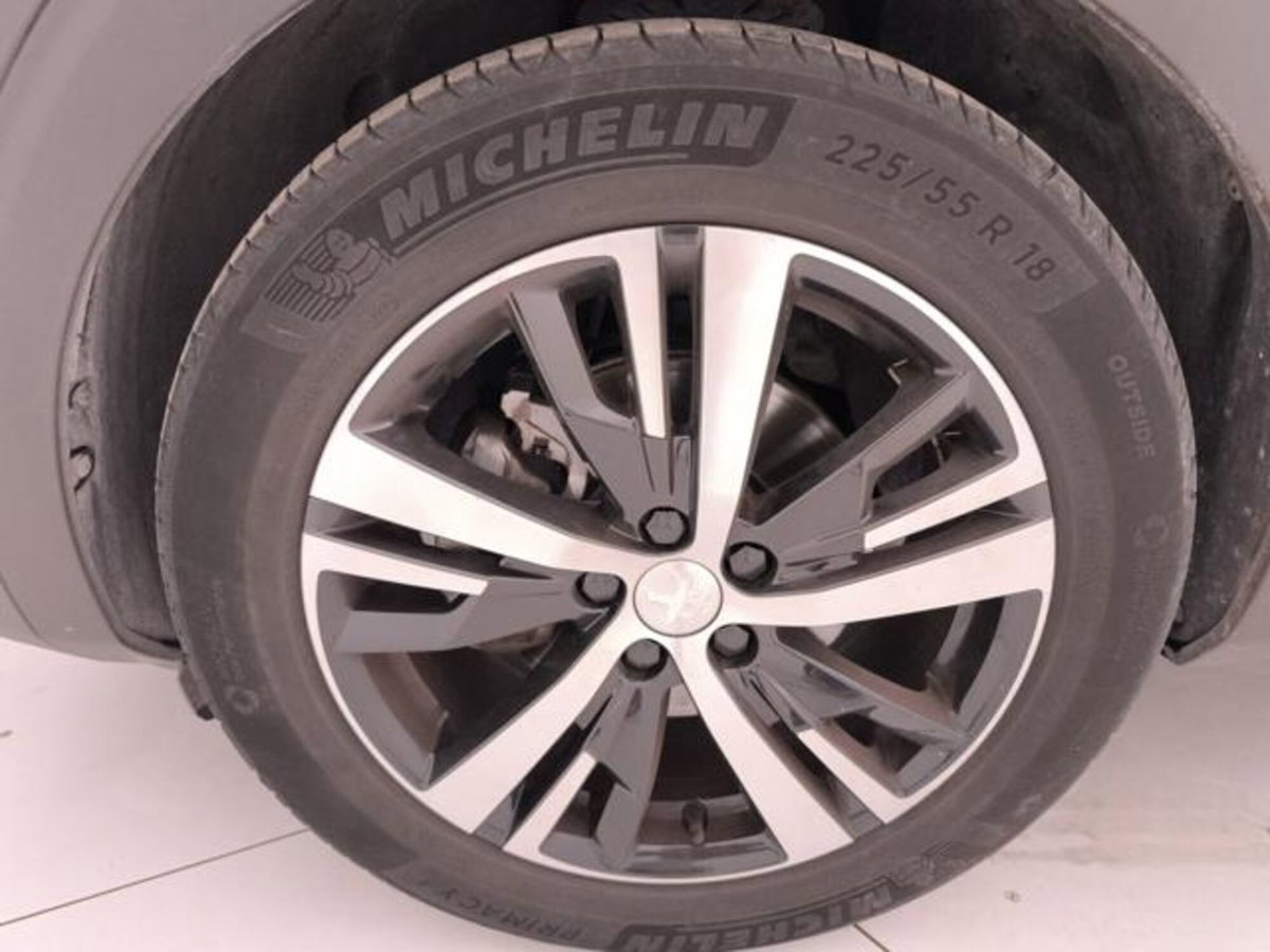 Peugeot 3008 BlueHDi 130 S&S EAT8 GT Pack (9)