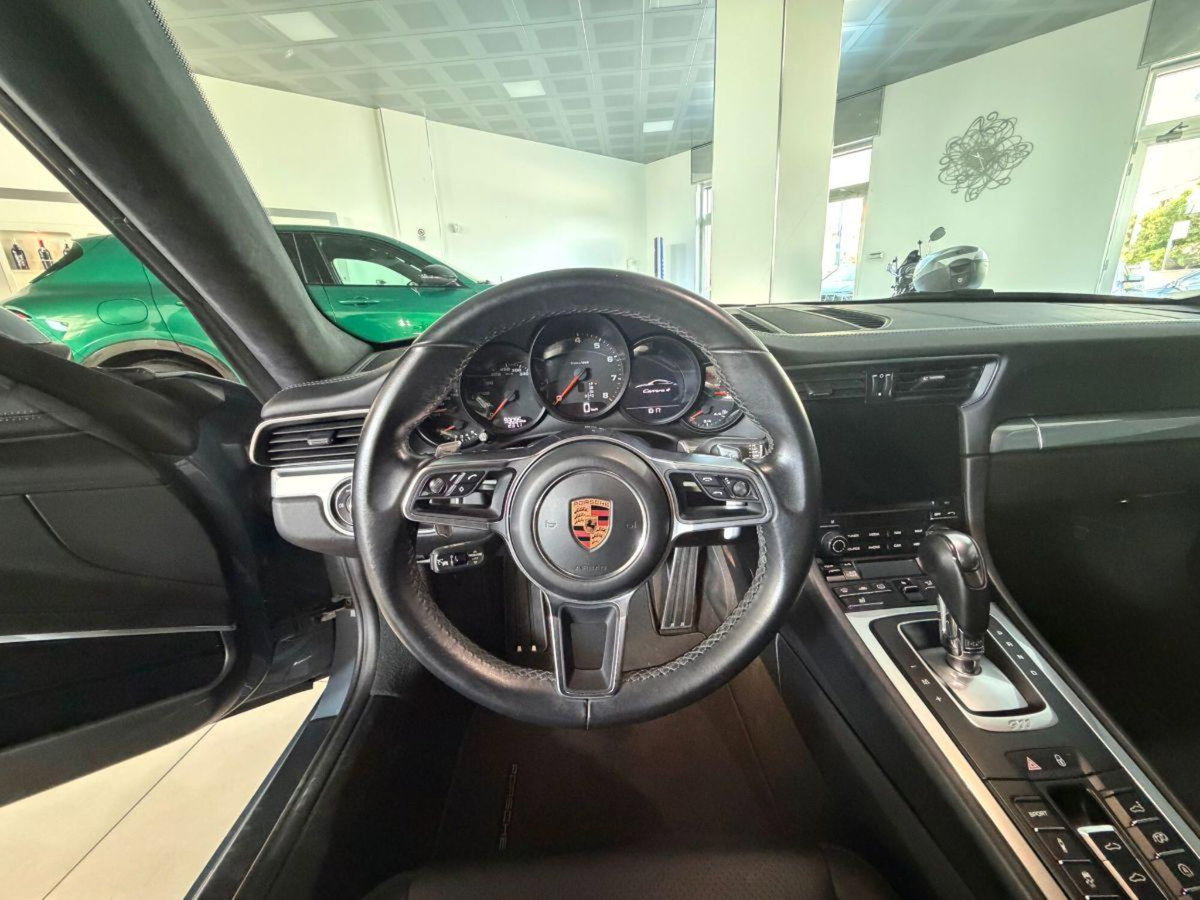 Porsche 911 Coupé 3.0 Carrera 4 (14)