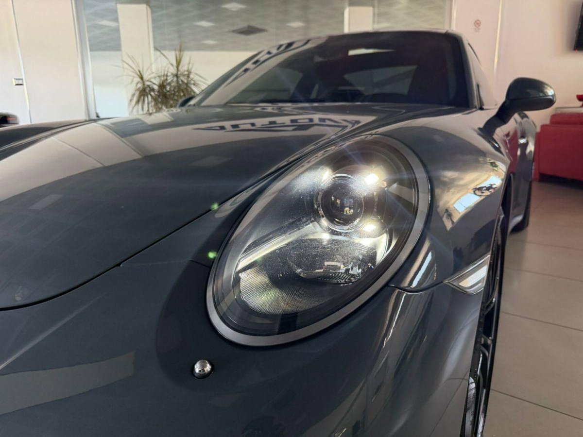 Porsche 911 Coupé 3.0 Carrera 4 (6)