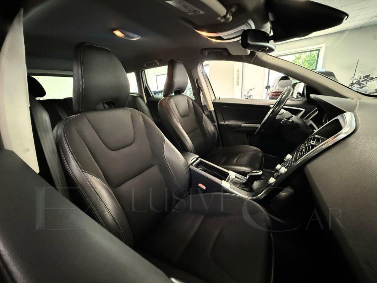 Volvo XC60 D4 AWD Momentum (12)