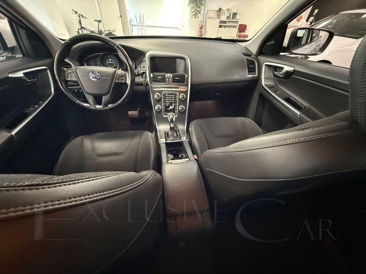 Volvo XC60 D4 AWD Momentum (16)